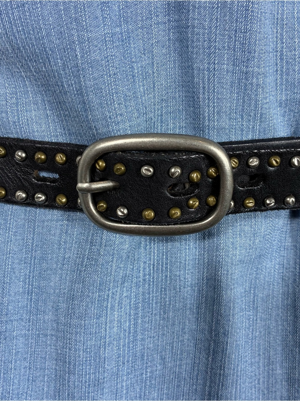 Sasha bed/stu Womens belt Sz M-L Black Studded Genuine Leather Silver Buckle